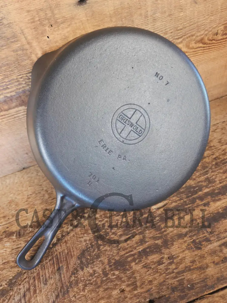 1940’s Griswold No. 7 Cast Iron Skillet with Small Block Logo and Early Handle style. 701 B - Skillet