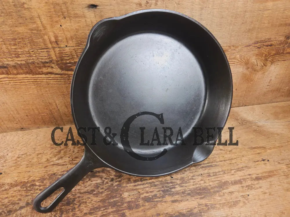 Griswold No. 7 Cast Iron Skillet with Small Block Logo and Grooved Handle 701 Skillet
