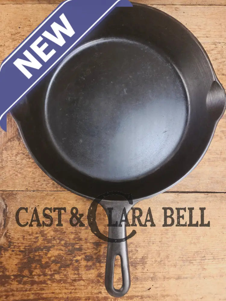 Griswold No. 7 Cast Iron Skillet with Small Block Logo and Grooved Handle 701 Skillet