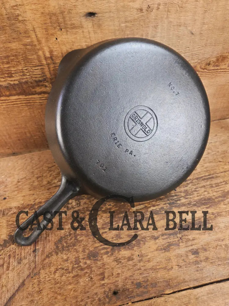Griswold No. 7 Cast Iron Skillet with Small Block Logo and Grooved Handle 701 Skillet