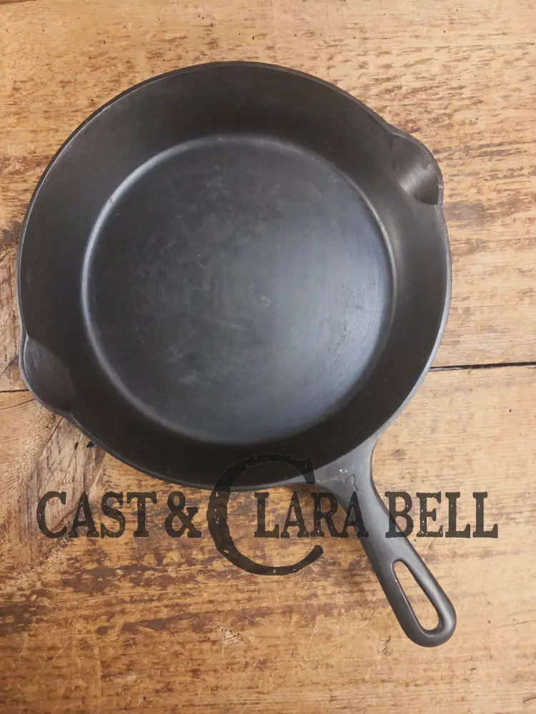 Griswold No. 7 Cast Iron Skillet with Small Block Logo and Grooved Handle 701 Skillet