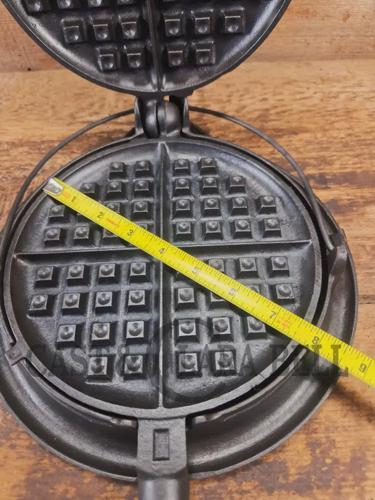 Griswold No. 8 Waffle Iron (314/315) with low (913) bailed base. Makes crispy waffles! - Waffle Iron