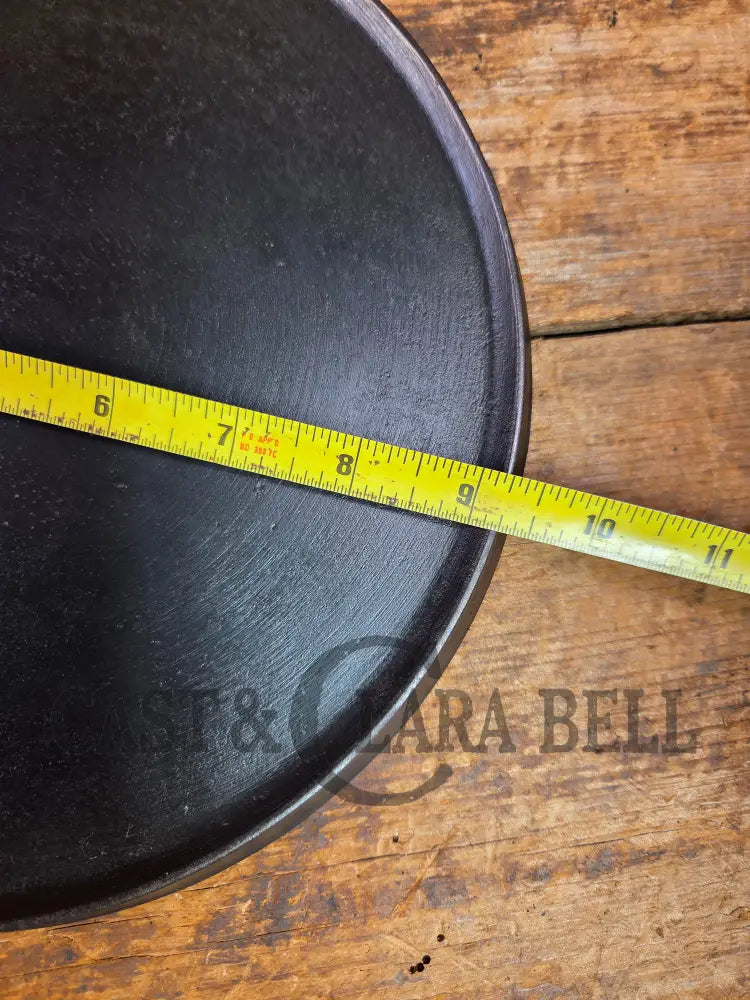 Hard to find 1910βs Early Favorite Piqua Ware #8 Cast Iron Griddle Arc Straight Logo Griddle