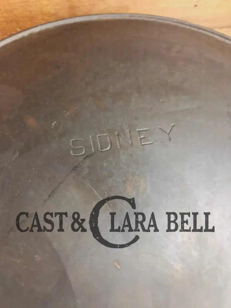 Hard to Find 1910βs Era Wagner made SIDNEY Block Logo #12 Cast Iron Skillet. Great big bacon skillet Skillet