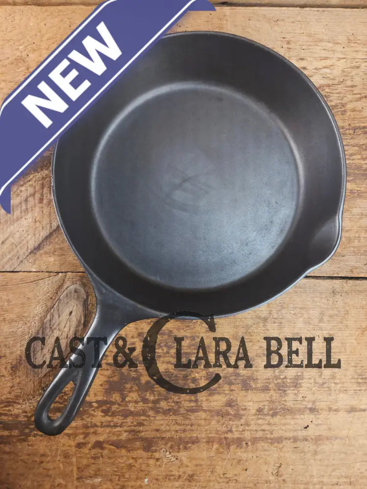 Hard to Find 1910βs Era Wagner made SIDNEY Block Logo #7 Cast Iron Skillet. Beautiful shape fully Restored and Ready to