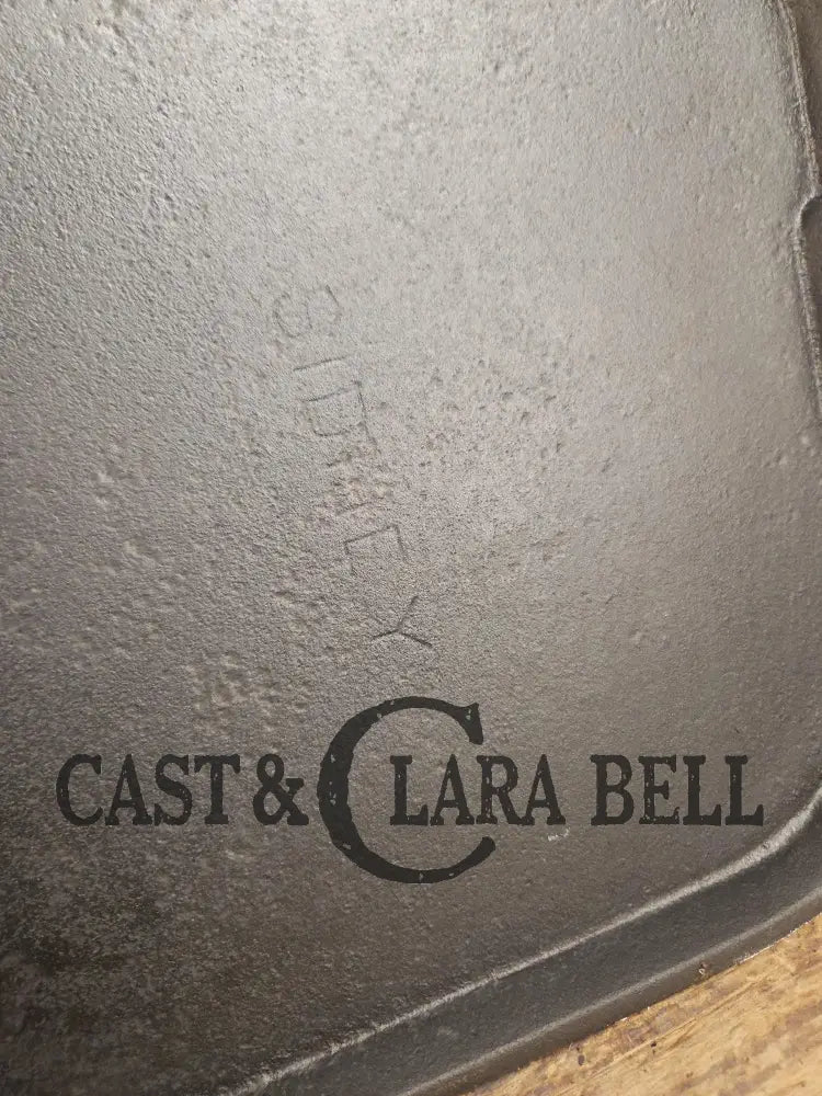 Hard to Find 1910’s Era Wagner made SIDNEY Block Logo #9 Long Griddle. Beautiful shape fully Restored and Ready to Use!