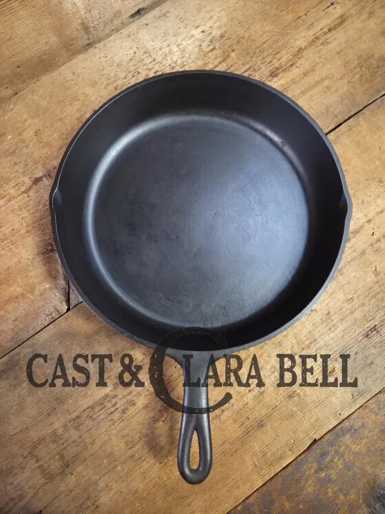 Hard to find 1920βs Birmingham Stove & Range Red Mountain Series #10 Skillet with Heat Ring. Great bacon skillet or