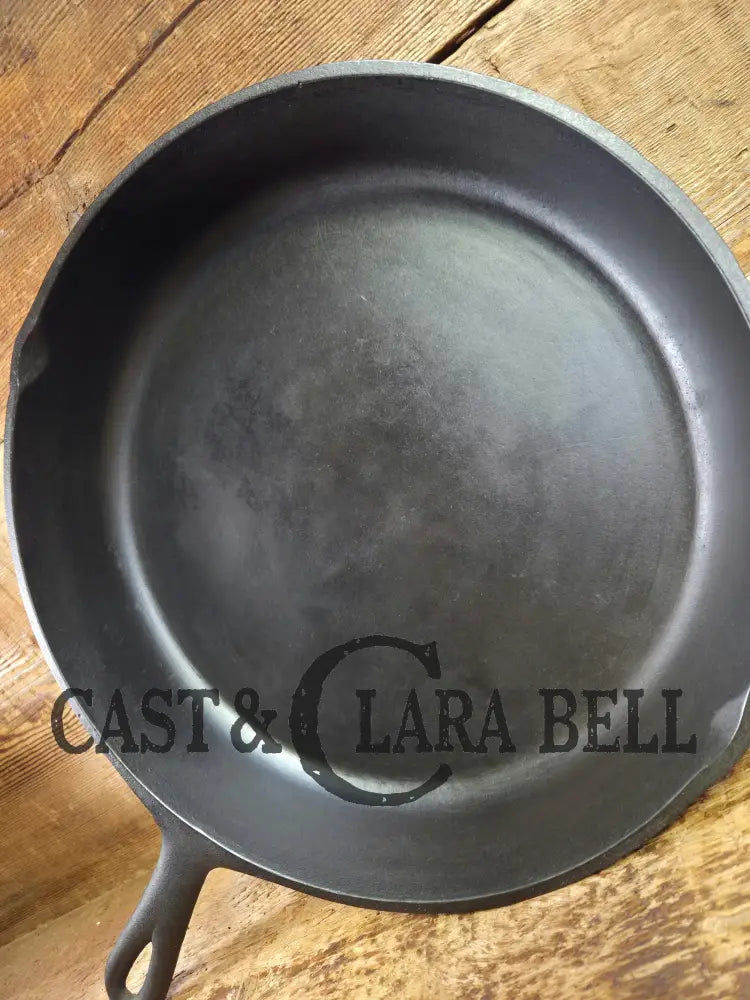 Hard to find 1920βs Birmingham Stove & Range Red Mountain Series #10 Skillet with Heat Ring. Great bacon skillet or
