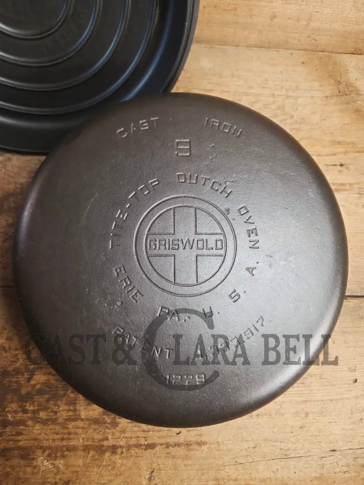 Hard to find 1920βs Griswold #9 Dutch Oven w/ Large Block Logo p/n 1279 and p/n 1289 Button-top Lid with EZ Clean