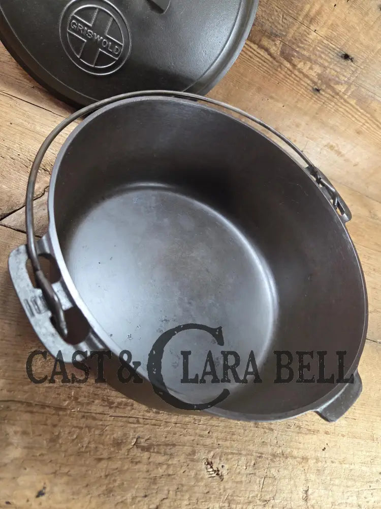 Hard to find 1920βs Griswold #9 Dutch Oven w/ Large Block Logo p/n 834 H and p/n 1289 A Button-top Lid with EZ Clean