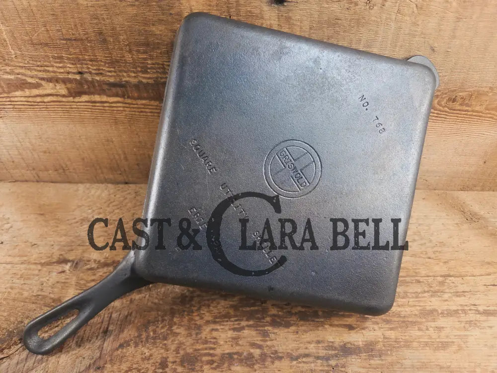 Hard to Find! 1930βs Griswold No. 768 B Square Utility Skillet. GREAT for cornbread and brownies! Skillet