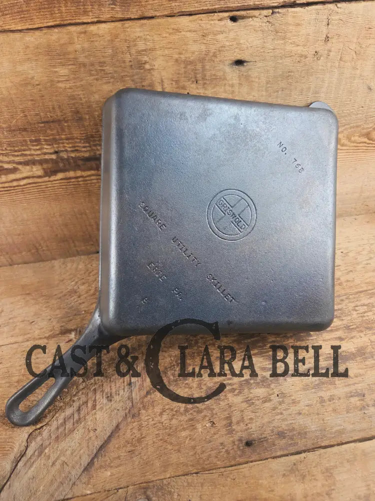 Hard to Find! 1930βs Griswold No. 768 B Square Utility Skillet. GREAT for cornbread and brownies! Skillet