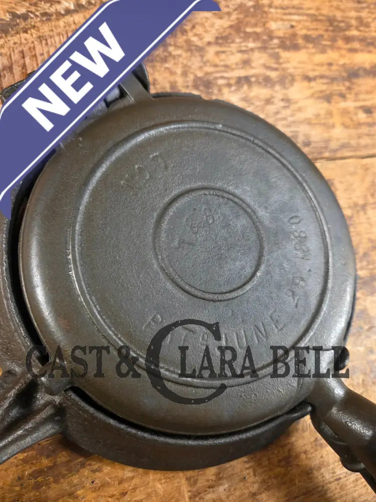 Hard to find and Beautiful!! 1880’s Griswold No. 7 Waffle Iron with low button hinge base. Don’t miss this one Waffle
