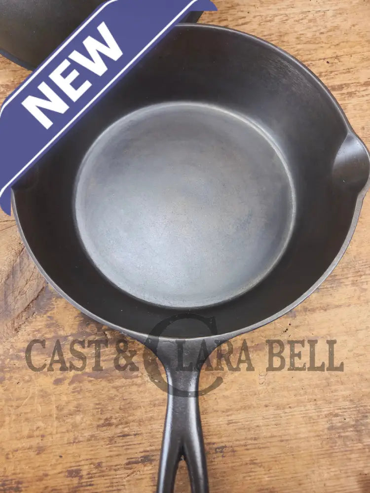 Hard to Find and GORGEOUS 1900 Era Early Wagner ’Arc’ DEEP #8 Skillet with Wagner Sawtooth Lid. What a special piece to
