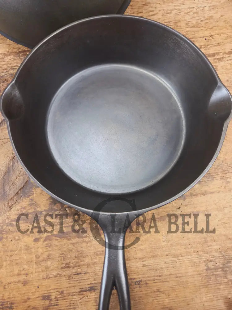 Hard to Find and GORGEOUS 1900 Era Early Wagner ’Arc’ DEEP #8 Skillet with Wagner Sawtooth Lid. What a special piece to