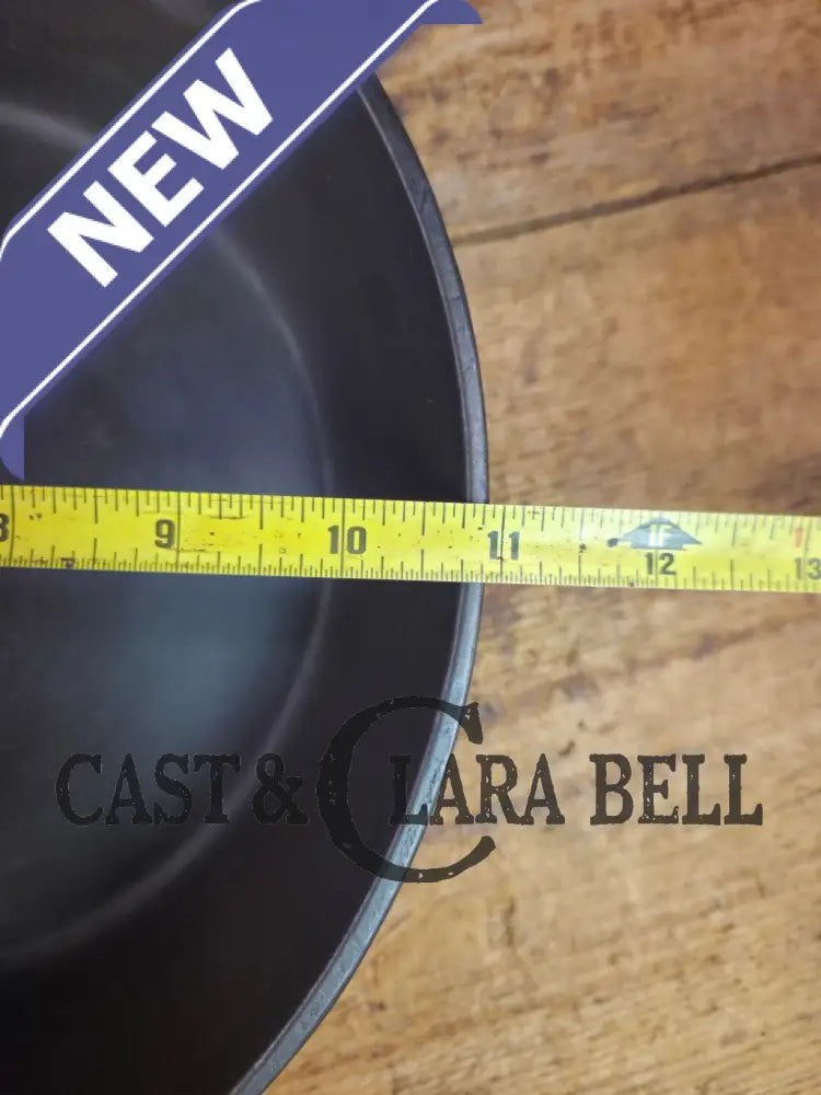 Hard to Find and GORGEOUS 1900 Era Early Wagner ’Arc Straight’ DEEP #8 Skillet. What a special piece to own Skillet