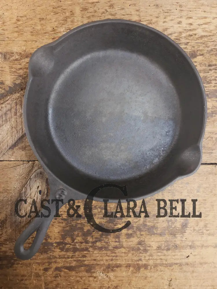 Hard to Find and Priced to Sell! 1910βs Lodge #6 Skillet with Arc Logo. Philβs favorite series! Skillet