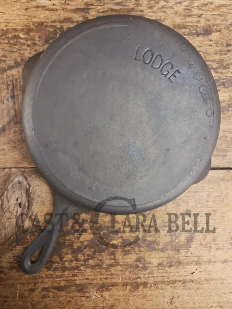 Hard to Find and Priced to Sell! 1910’s Lodge #6 Skillet with Arc Logo. Phil’s favorite series! Skillet