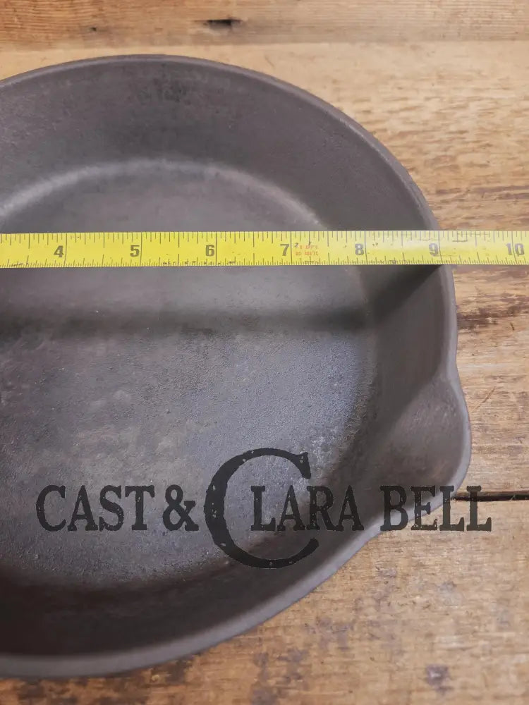 Hard to Find and Priced to Sell! 1910βs Lodge #6 Skillet with Arc Logo. Philβs favorite series! Skillet