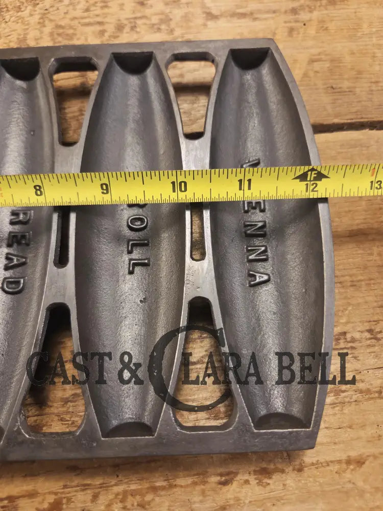 Hard to Find! Beautiful 1930’s Griswold No. 26 Vienna Pan 6 cup p/n 958. Restored and Ready to Use! SC24