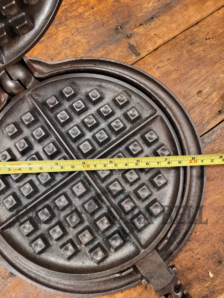 Hard To Find! Best Made Sears Roebuck & Co. By Griswold No. 8 Waffle Iron With Matching Base!