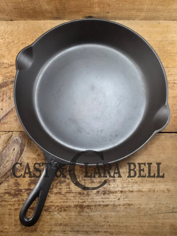 Hard to find BIG Skillet! 1920’s Griswold #10 Skillet with Large Block Logo 716 B. Almost perfect condition Skillet
