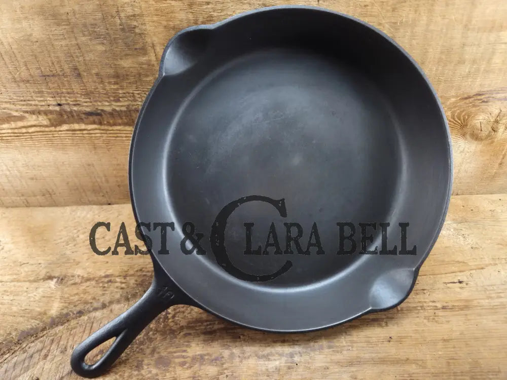 Hard to find BIG Skillet! 1920’s Griswold #10 Skillet with Large Block Logo 716 B. Almost perfect condition Skillet