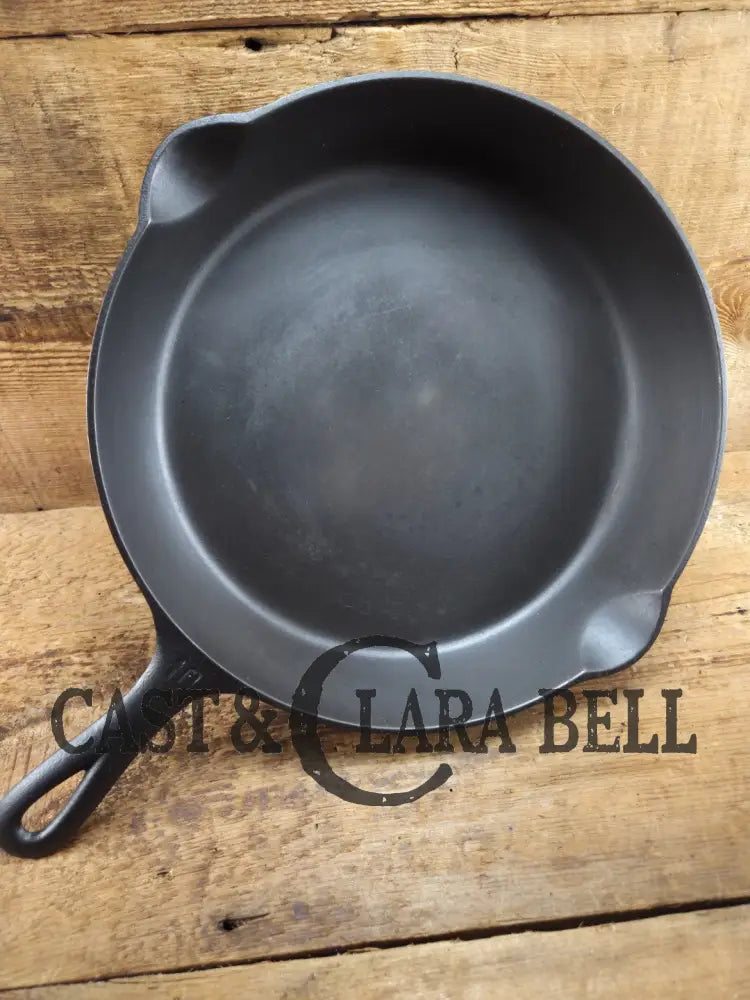 Hard to find BIG Skillet! 1920’s Griswold #10 Skillet with Large Block Logo 716 B. Almost perfect condition Skillet