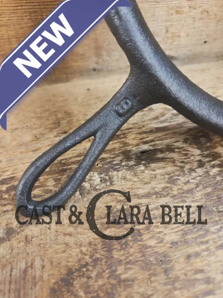 Hard to find check out the waffle pattern! 1920βs βKeen Kutterβ by E.C. Simmons (Simmons hardware) #8 Waffle Iron with