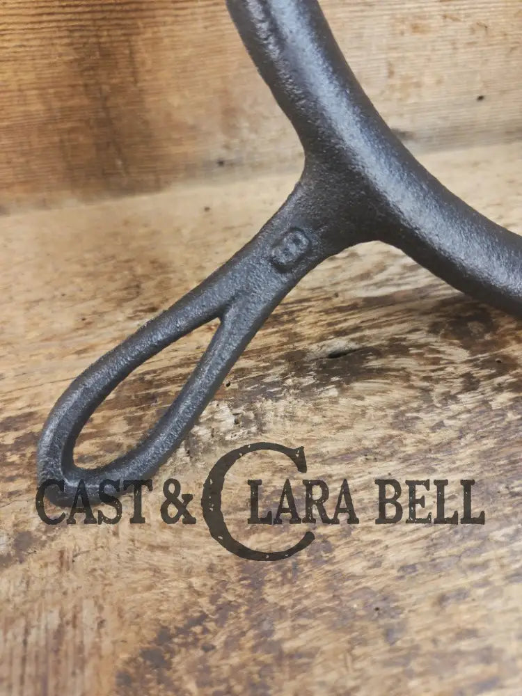 Hard to find check out the waffle pattern! 1920’s ’Keen Kutter’ by E.C. Simmons (Simmons hardware) #8 Waffle Iron with