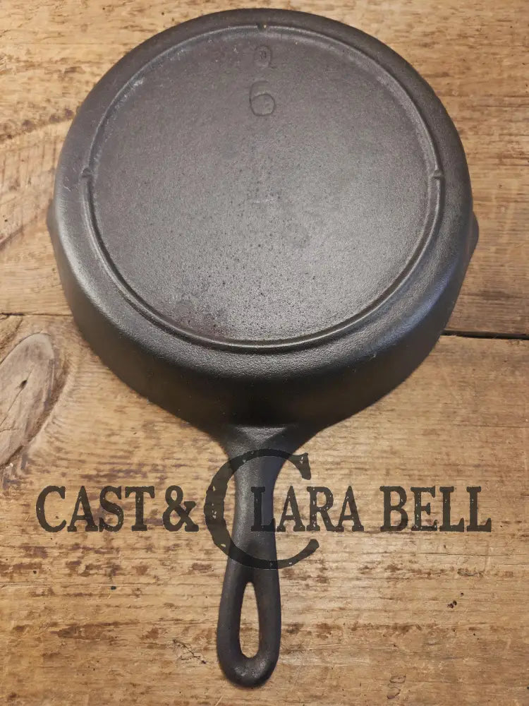 Hard to find in the Lodge Blob Series. 1930âs Lodge #6 Cast Iron Skillet with 3 Notch Heat Ring. Raised Blob makers