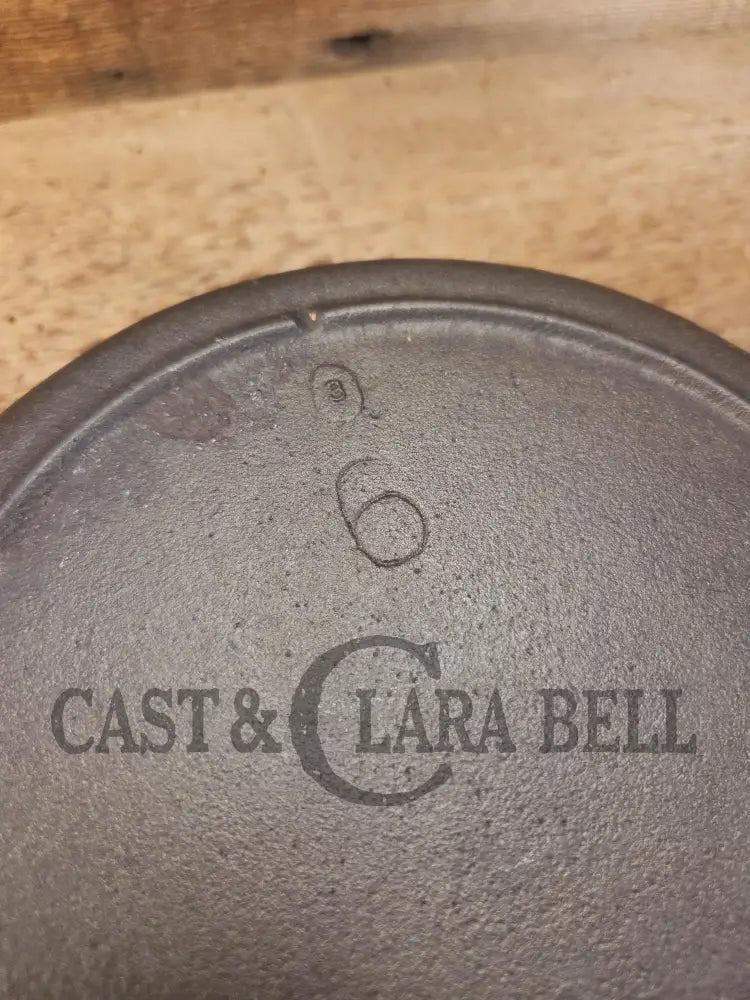 Hard to find in the Lodge Blob Series. 1930βs Lodge #6 Cast Iron Skillet with 3 Notch Heat Ring. Raised Blob makers
