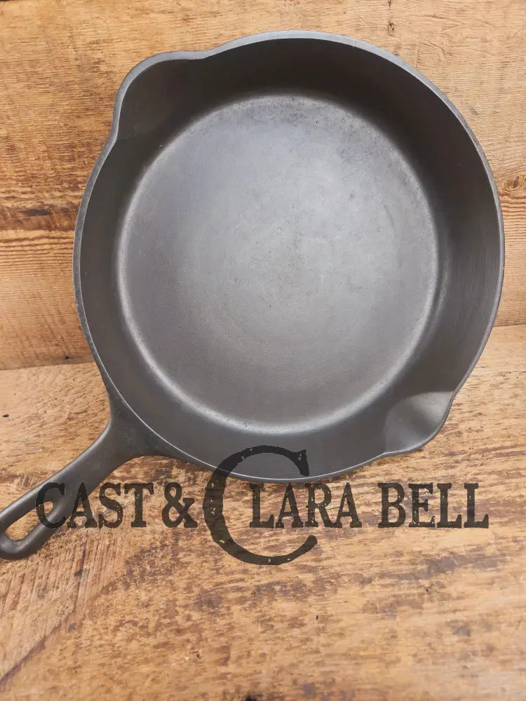 Hard to Find McClaryβs #9 Cast Iron Skillet - Canadian made vintage Drip Top Spider Skillet. X617 Ontario Canada Skillet