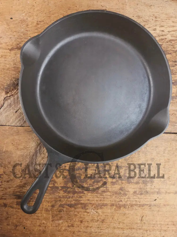Hard to Find McClaryβs #9 Cast Iron Skillet - Canadian made vintage Drip Top Spider Skillet. X617 Ontario Canada Skillet