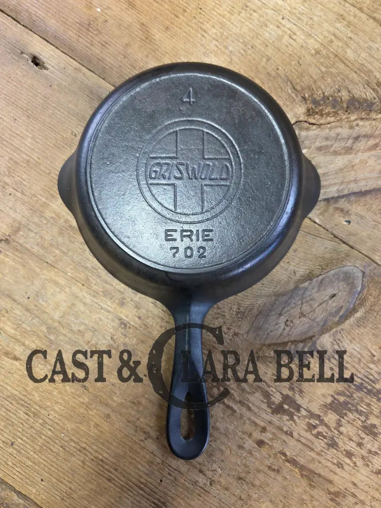 Hard to Find! Mint condition Griswold #4 Skillet (c. 1907-1912) with EPU and Large Slant Logo 702. Fully restored and