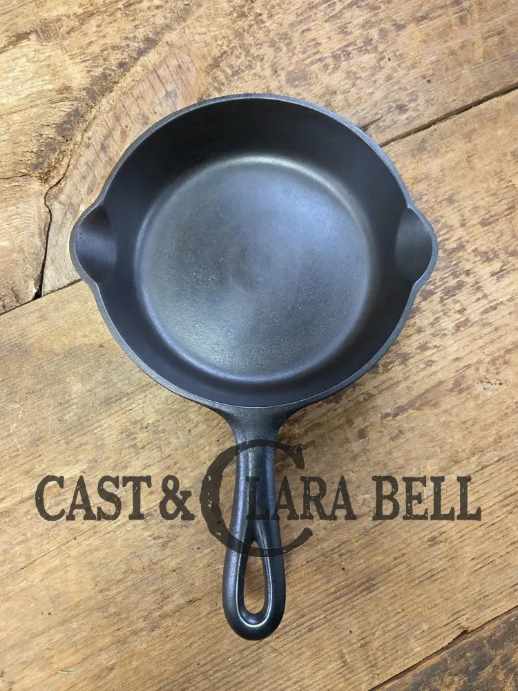 Hard to Find! Mint condition Griswold #4 Skillet (c. 1907-1912) with EPU and Large Slant Logo 702. Fully restored and