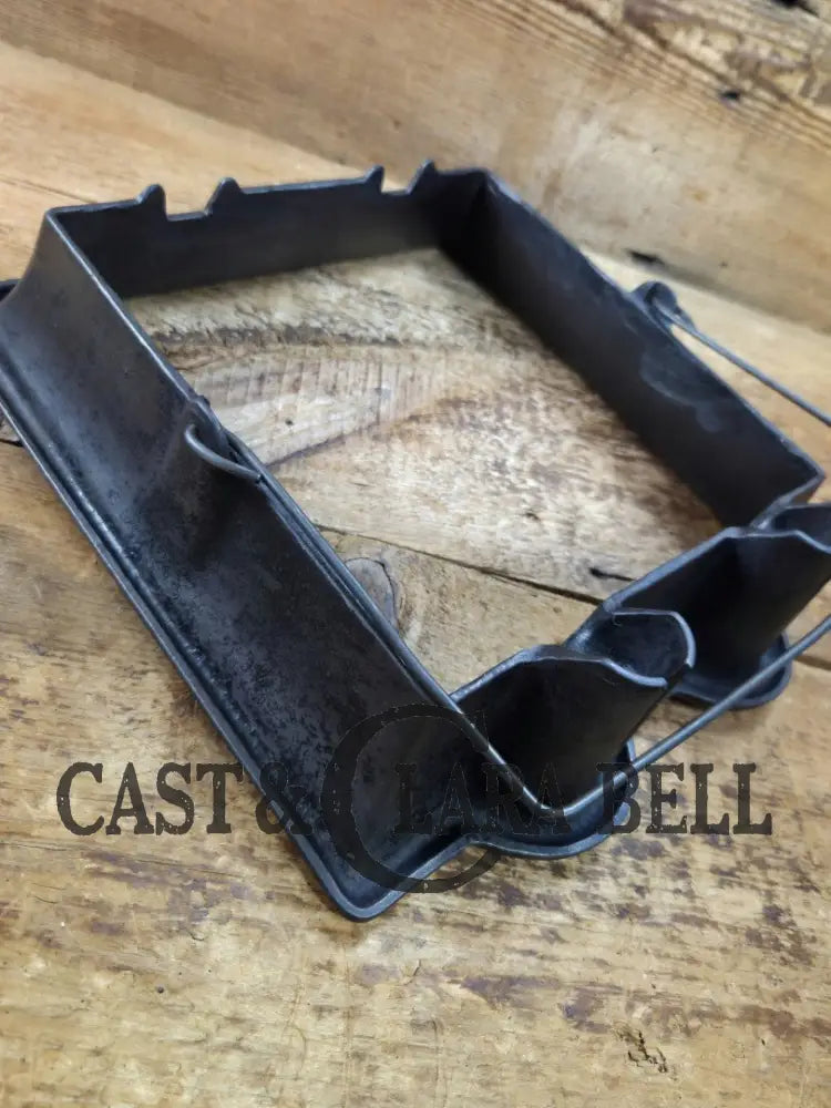 Hard to find showstopper! 1910’s Era Wagner Waffle Iron with matching bailed base. Don’t miss this one! Waffle Iron