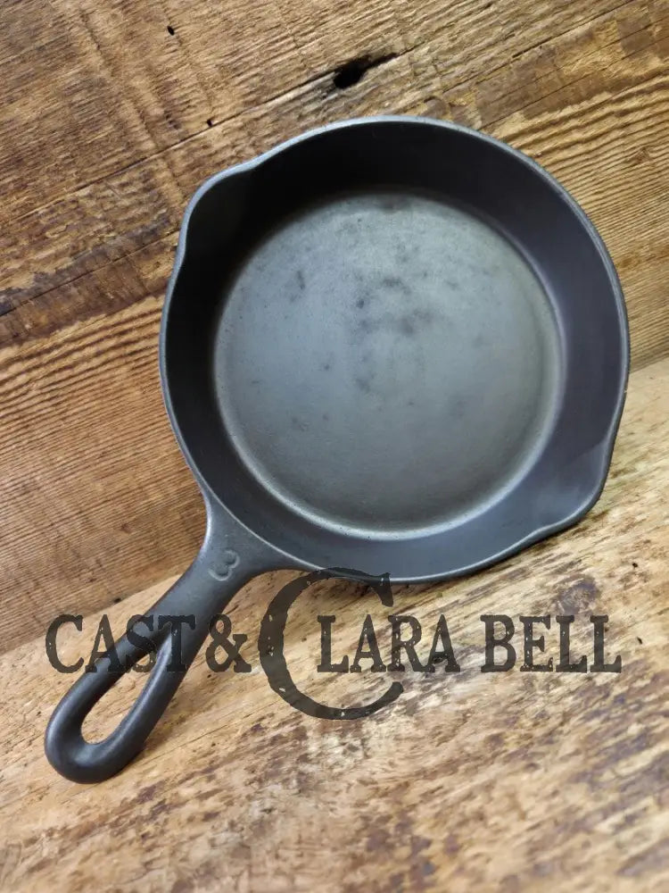 Hard to Find Wagner Sidney -O- #3 Skillet with ’Pie’ Logo and Smooth Bottom 1053. Skillet