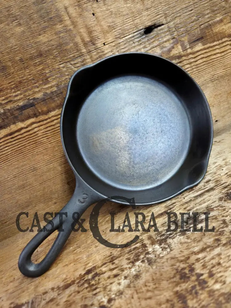 Hard to Find Wagner Sidney O #3 Skillet with ’Pie’ Logo and Smooth Bottom 1053 D Skillet