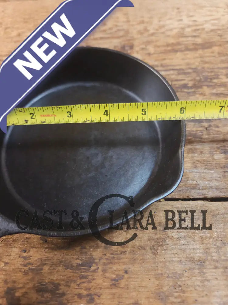 HARD TO FIND! Wagner Ware #2 Cast Iron Skillet. Stylized logo Great collectorβs piece Skillet