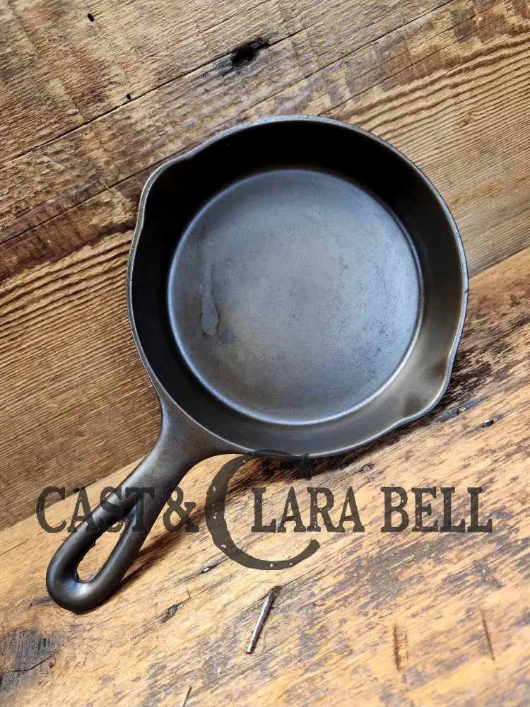 Hard To Find! Wagner Ware #2A Cast Iron Skillet. Stylized Logo Great Collectorβs Piece. Sc24