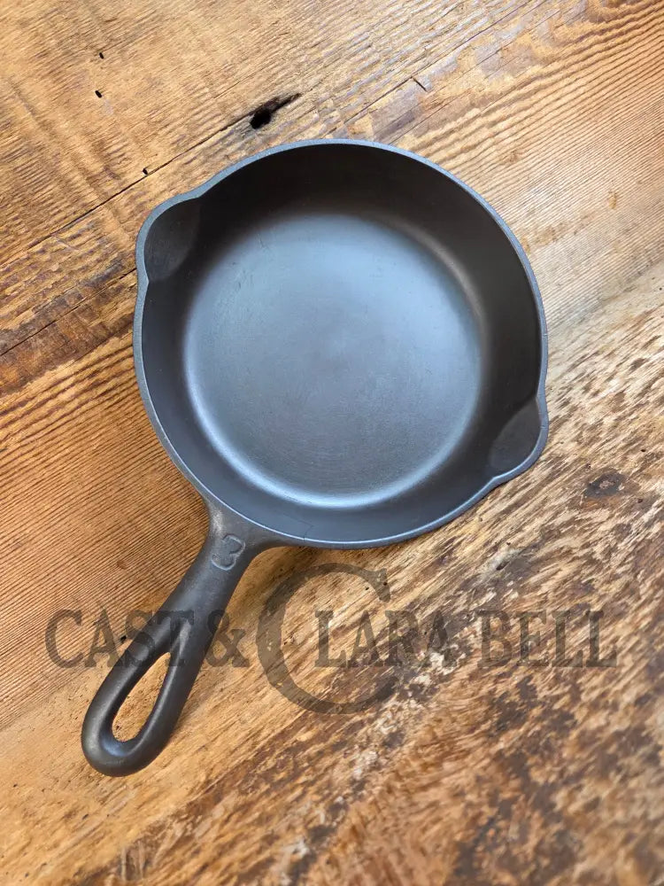 Harder to Find! 1910’s Griswold #3 Egg Skillet Large Block Slant Logo 709 A. So cool! - Skillet