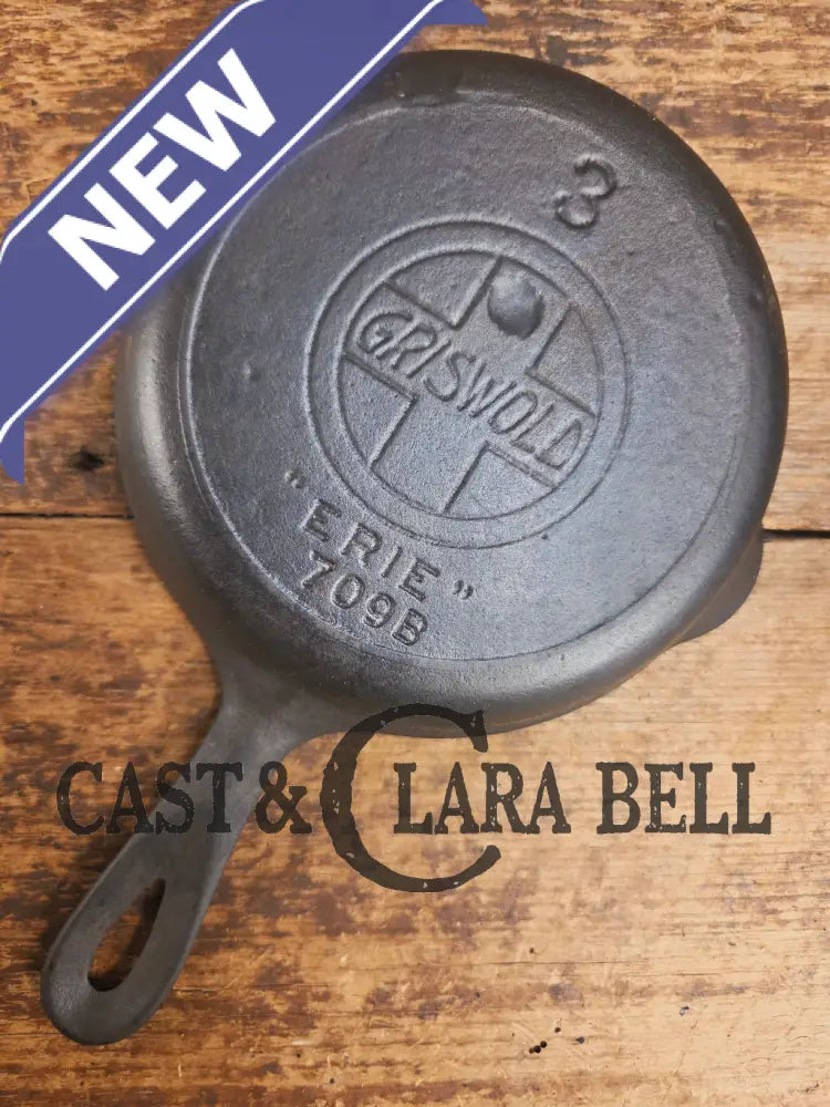 Harder to Find! 1910βs Griswold #3 Egg Skillet Large Block Slant Logo 709. So cool! Skillet