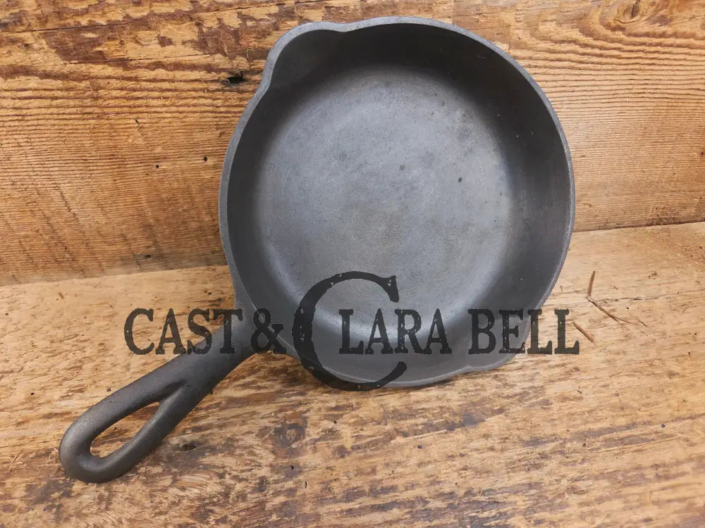 Harder to Find! 1910βs Griswold #3 Egg Skillet Large Block Slant Logo 709. So cool! Skillet