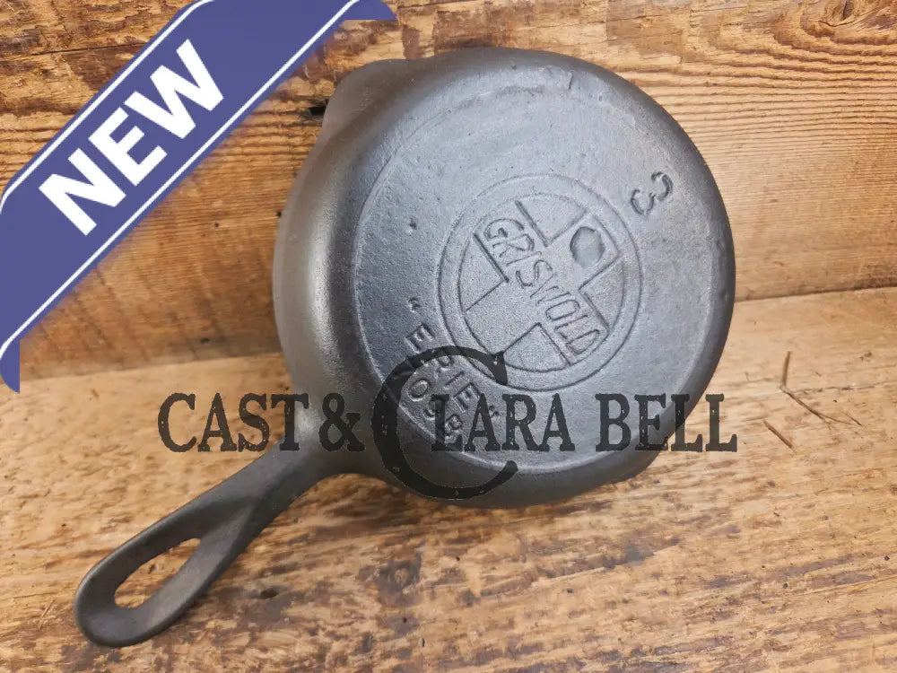 Harder to Find! 1910βs Griswold #3 Egg Skillet Large Block Slant Logo 709. So cool! Skillet