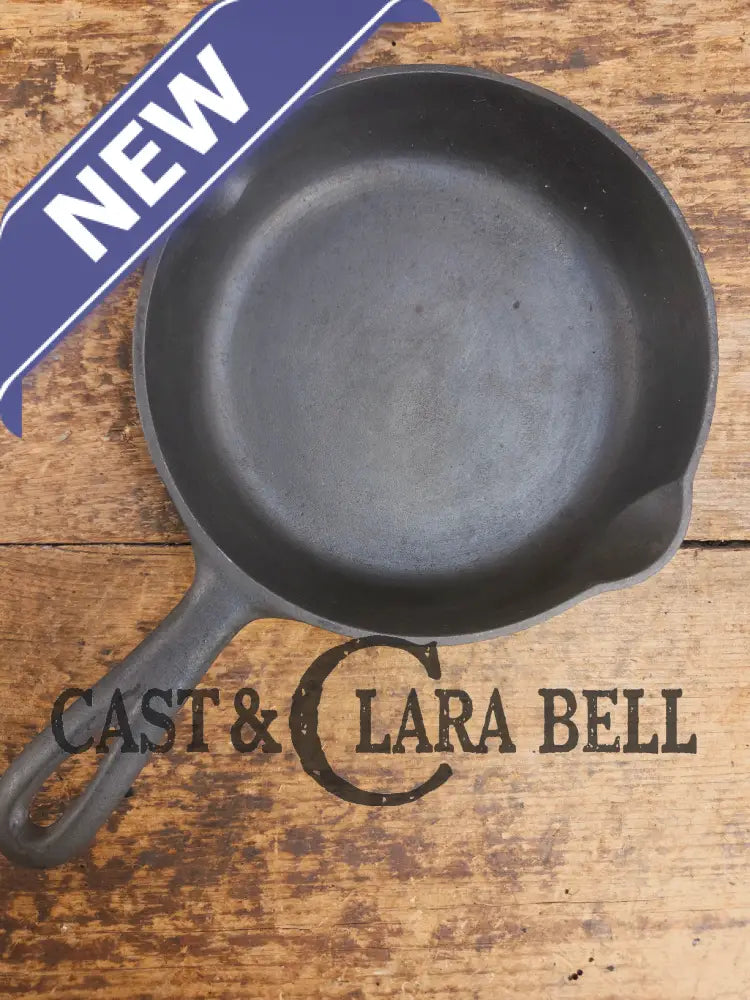 Harder to Find! 1910βs Griswold #3 Egg Skillet Large Block Slant Logo 709. So cool! Skillet