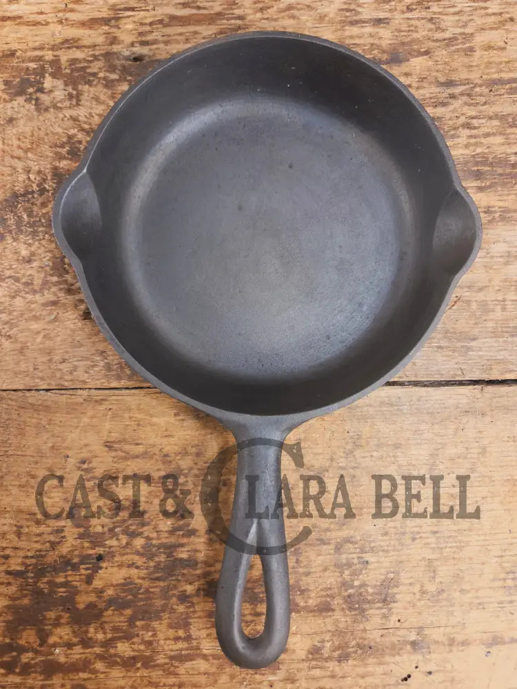 Harder to Find! 1910’s Griswold #3 Egg Skillet Large Block Slant Logo 709. So cool! Skillet