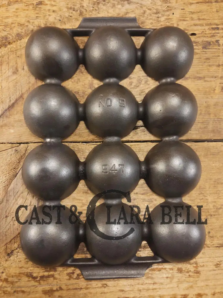 Harder to find! WONDERFUL gift idea or treat for yourself! 1920’s Griswold 12 cup Brownie Pan p/n 947. Variation 5 SC24