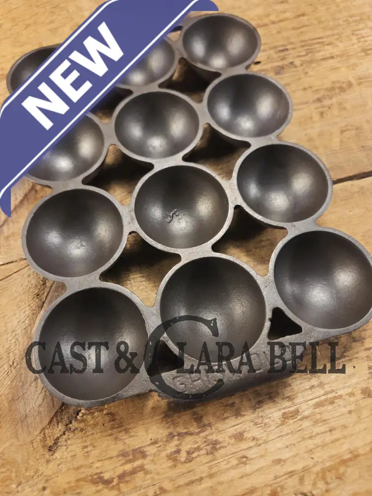 Harder to find! WONDERFUL gift idea or treat for yourself! 1920βs Griswold 12 cup Brownie Pan p/n 947. Variation 5 SC24