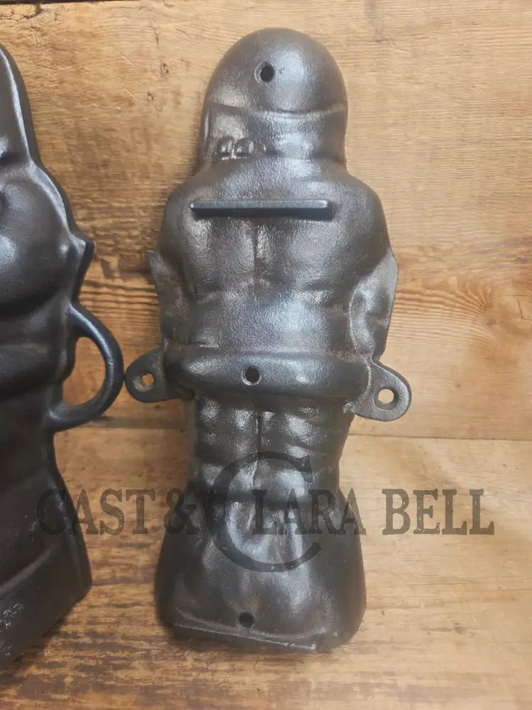 Ho Ho Hold the SHOW!! The Authentic #897/898 Griswold SANTA Cake Mold (Hello Kiddies!). Many copies are out there see